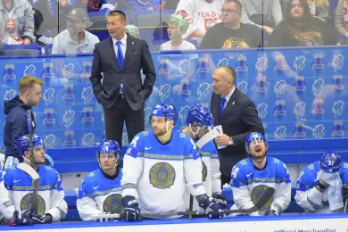 «Поэтому оставили Шутова»: Мамбеталиев объяснил поражение от Словакии на ЧМ по хоккею 