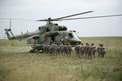 После сборов лейтенантов-десантников подняли в небо 