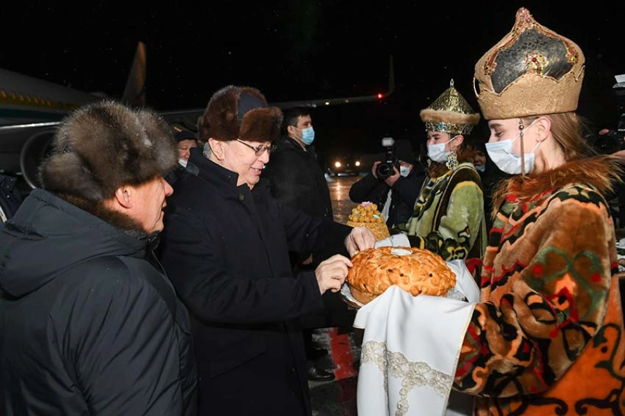 Как Президента Казахстана встретили в Казани 